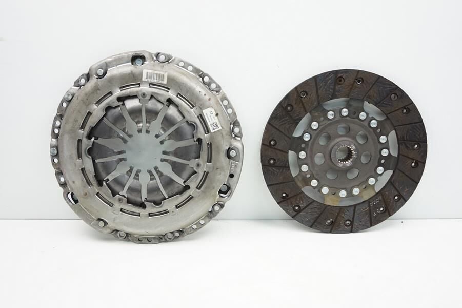 DEBRİYAJ SETİ BASKI DİSK KANGO 05> CLIO III 05> MEGANE II 02>08 FLUENCE 09> LAGUNA III 07>14 MODU S 05> DACIA DUSTER 10> NISSAN QASHQAI 08>14 1.5DCİ K9K