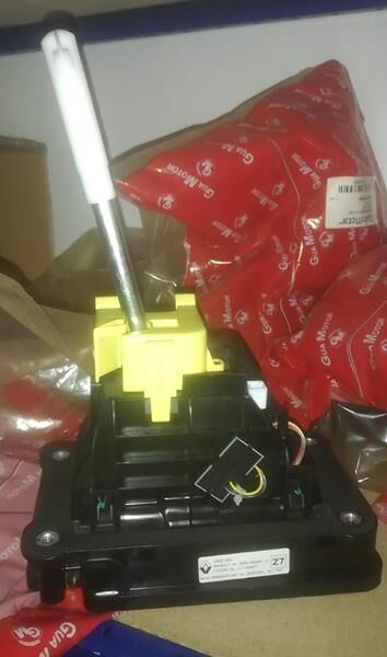 VİTES KUMANDA KUTUSU KOLLU TELSİZ RENAUL CLIO IV-CAPTUR