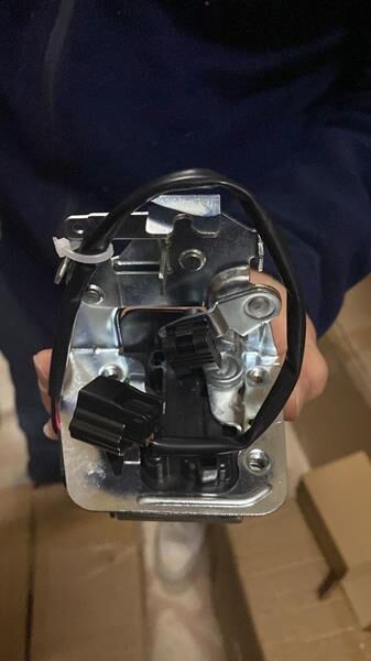 SÜRGÜLÜ KAPI KİLİDİ İÇ SAĞ RENAULT MASTER III 10>