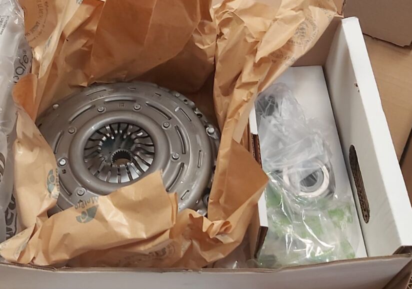 DMF VOLANT SETI DEBRIYAJ SETI BILYA VOLAN CIFT KUTLE FOCUS C MAX CAP 04 >08 FOCUS II CB4 04 >11 1. MAZDAIII 03 >09 S40 S40 II 06 >12 V50 04 > OYNAR GÖBEK