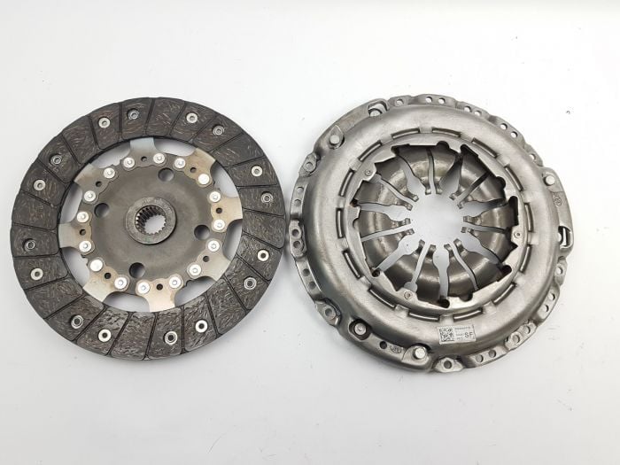 302055884R DEBRIYAJ SETI RULMANSIZ CAPTUR II 20>MEGANE IV 15> LODGY 12> DUSTER II 17> 1.5 BLUE DCI EURO 6 CLIO V 19> 1.3 TCE